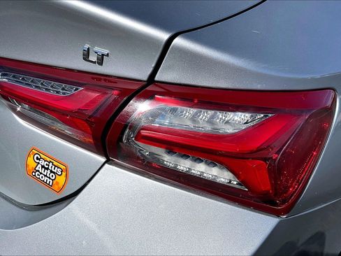 Used 2020 Chevrolet Malibu LT FWD image 28