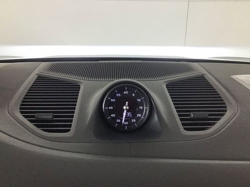 Certified 2025 Porsche Cayenne GTS image 33