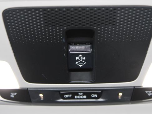 Used 2024 Honda HR-V EX-L image 11