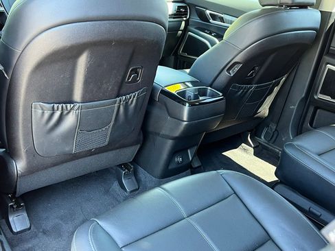 Used 2024 Kia Telluride EX w/ EX Captain's Chair Package FWD image 37