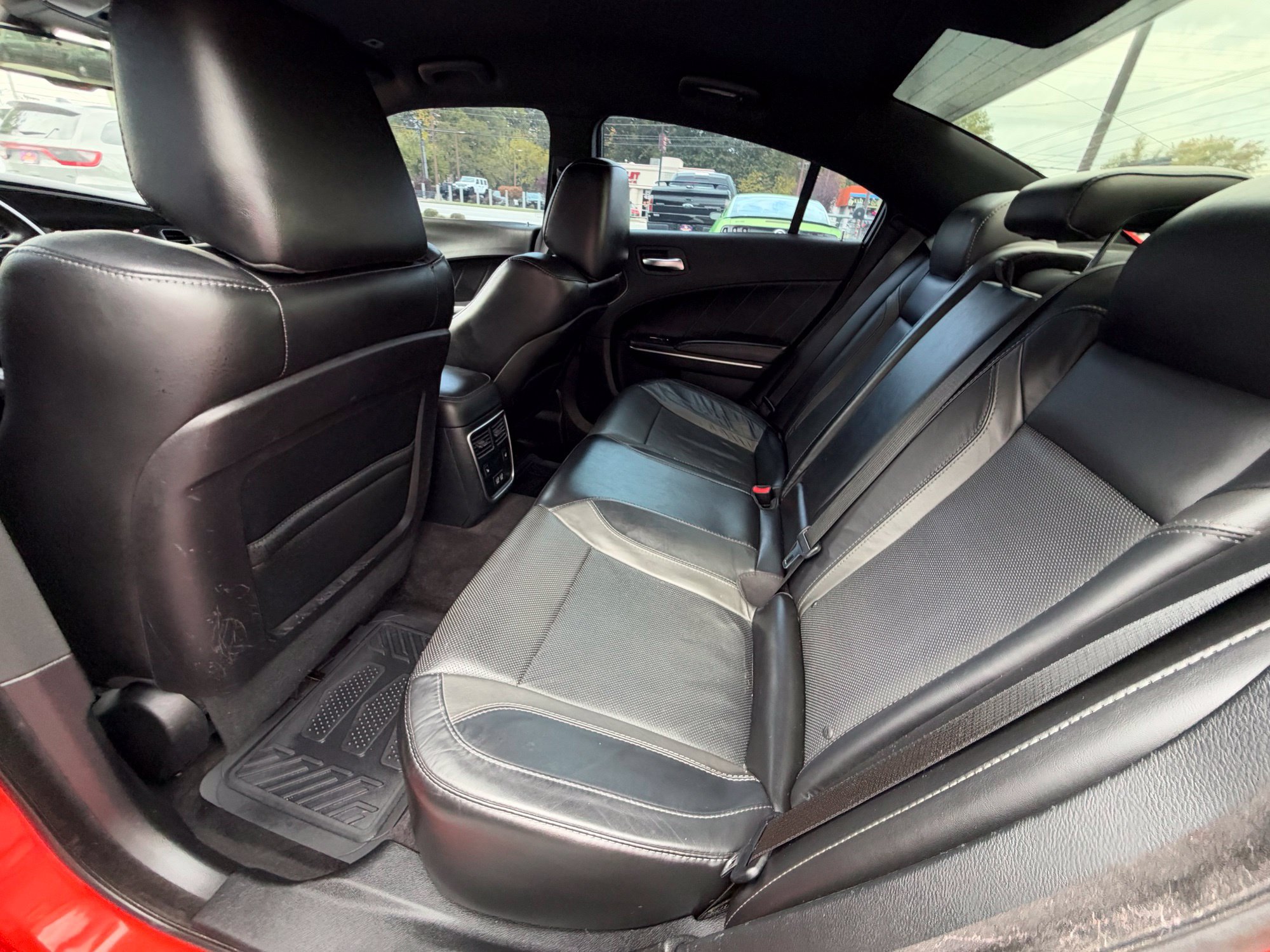 Used 2017 Dodge Charger SXT w/ AWD Plus Group image 11