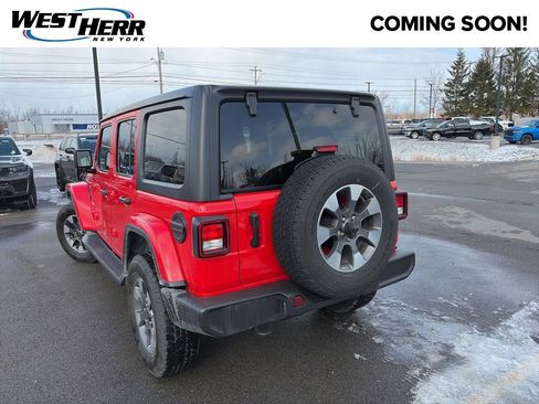 Used 2022 Jeep Wrangler Unlimited Sahara w/ Cold Weather Group image 3