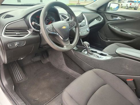 Used 2023 Chevrolet Malibu LT FWD image 2