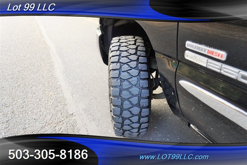 Used 2004 GMC Sierra 2500 SLT w/ Heavy-Duty Power Package AWD/4WD image 4