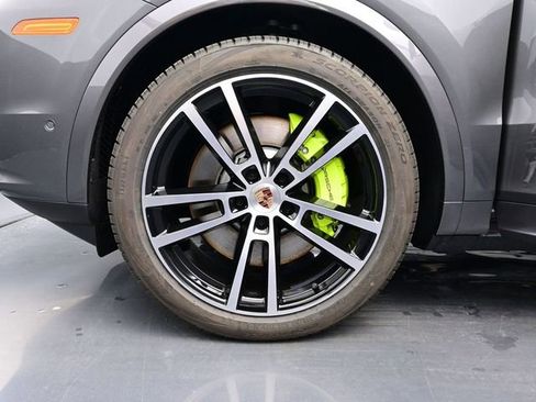 New 2026 Porsche Cayenne S AWD/4WD image 6