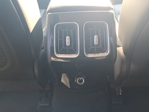 Used 2024 Kia Sorento SX image 10