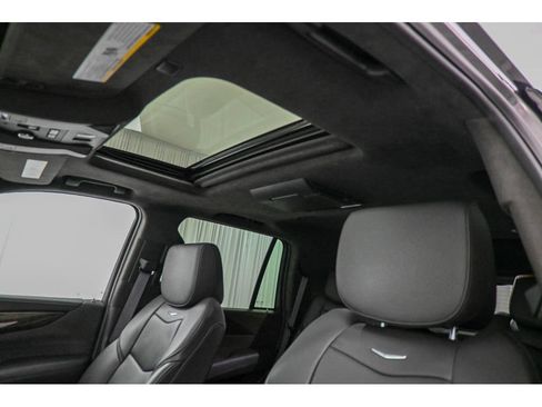 Used 2017 Cadillac Escalade Platinum AWD/4WD image 13