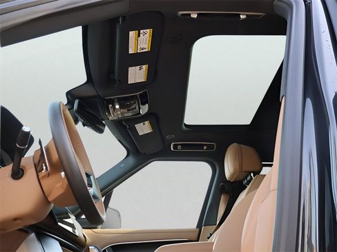 New 2026 Land Rover Range Rover Long Wheelbase SE image 35