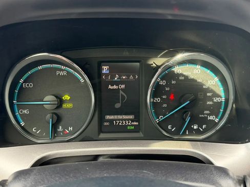Used 2018 Toyota RAV4 SE AWD/4WD image 23