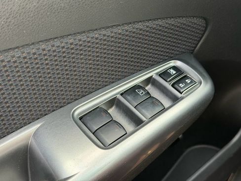 Used 2013 Subaru Forester 2.5X Premium AWD/4WD image 23