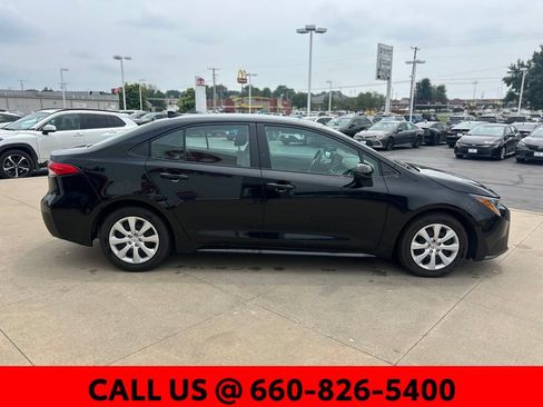 Used 2025 Toyota Corolla LE FWD image 4