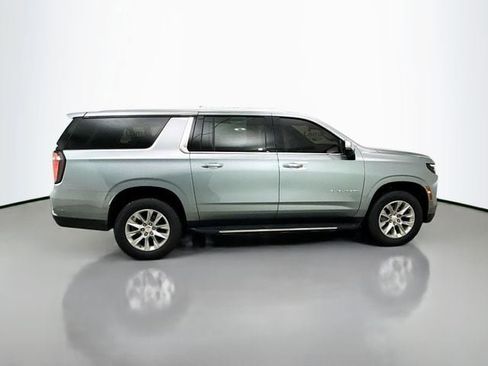 Used 2025 Chevrolet Suburban Premier w/ Sun And Tow Package AWD/4WD image 11