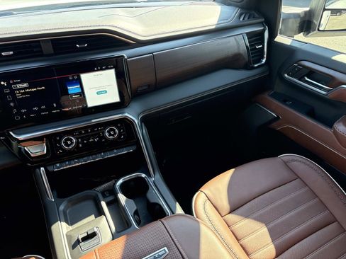 Certified 2024 GMC Sierra 2500 Denali Ultimate image 27