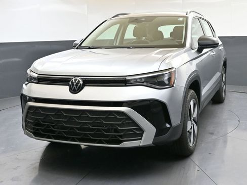 Used 2025 Volkswagen Taos S AWD/4WD image 1