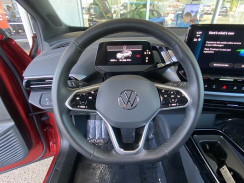 Certified 2023 Volkswagen ID.4 Pro S AWD/4WD image 32