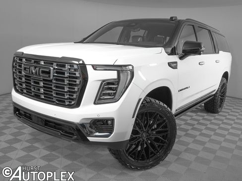 Used 2026 GMC Yukon XL Denali Ultimate AWD/4WD image 1