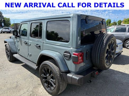 Used 2025 Jeep Wrangler Unlimited Sahara image 3