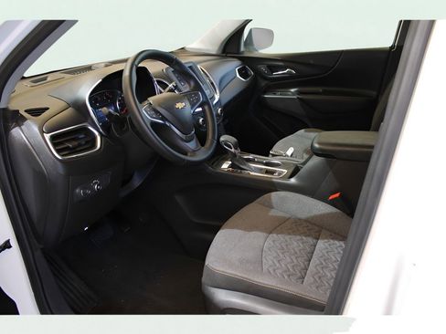 Used 2023 Chevrolet Equinox LS image 10