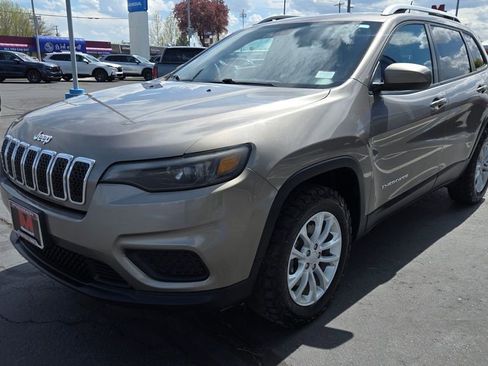 Used 2020 Jeep Cherokee Latitude AWD/4WD image 7