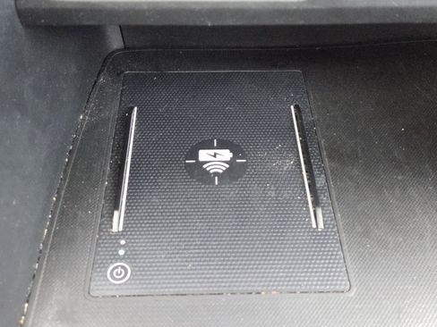 Used 2023 Honda Pilot Touring image 9