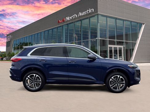 Certified 2025 Audi Q5 Premium w/ Convenience Package AWD/4WD image 6