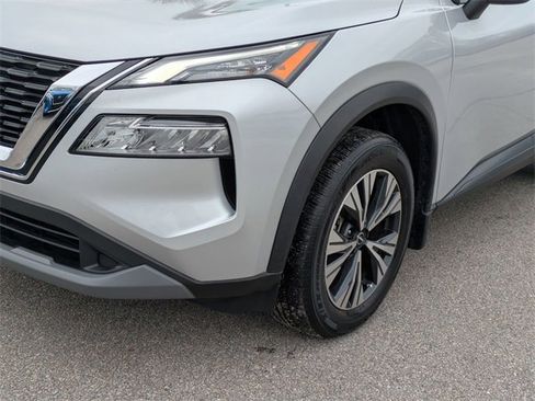 Used 2023 Nissan Rogue SV w/ SV Premium B Package image 9