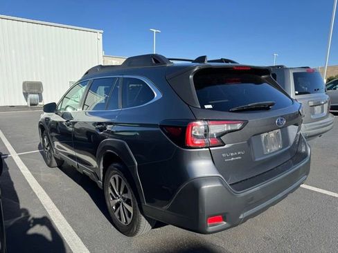 Used 2023 Subaru Outback Premium AWD/4WD image 3