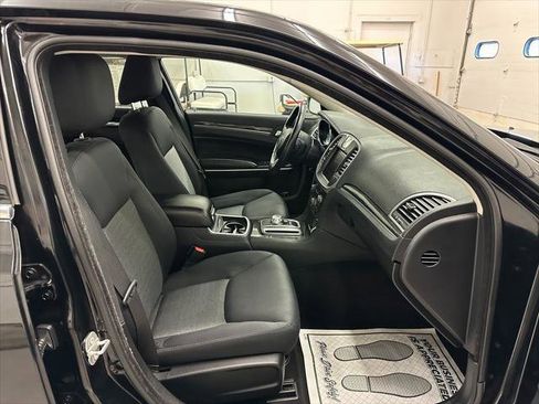 Certified 2021 Chrysler 300 Touring image 27