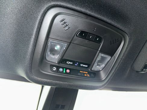 Certified 2023 Chevrolet Traverse LT image 16