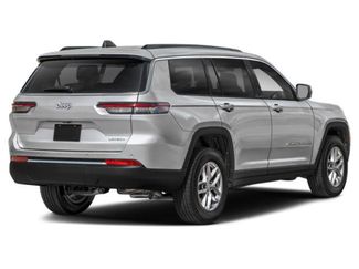 Used 2025 Jeep Grand Cherokee L Laredo w/ Luxury Tech Group I AWD/4WD video 5
