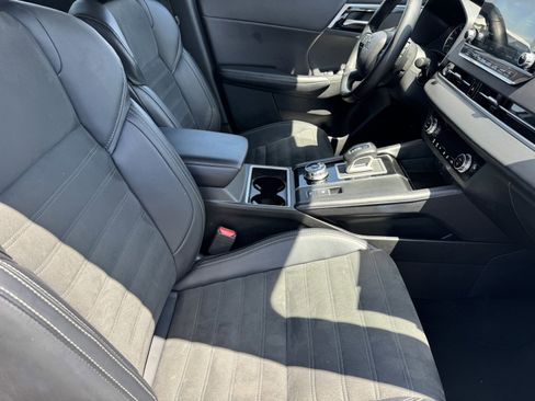Used 2024 Mitsubishi Outlander SE Black Edition FWD image 8