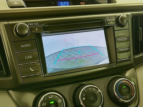 Used 2015 Toyota RAV4 LE image 21