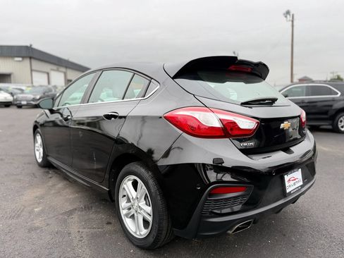 Used 2018 Chevrolet Cruze LT w/ Convenience Package FWD image 11