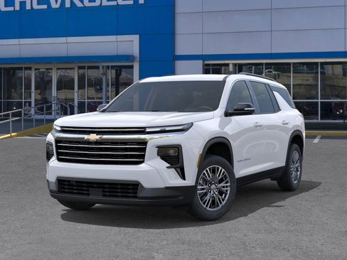 New 2026 Chevrolet Traverse LT w/ Driver Confidence Package image 6