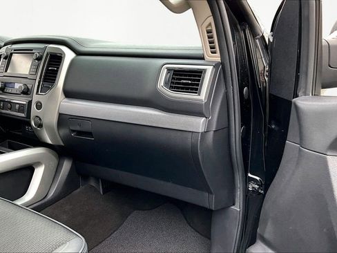 Used 2019 Nissan Titan PRO-4X image 19