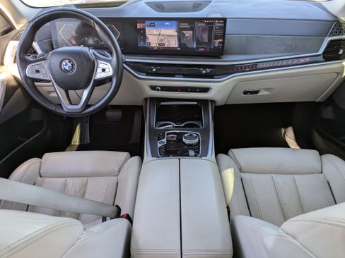 Used 2023 BMW X7 xDrive40i w/ Executive Package image 15