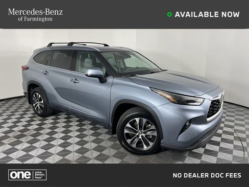 Used 2022 Toyota Highlander XLE image 1