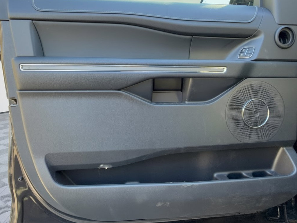 Used 2024 Ford Expedition Max XLT AWD/4WD image 14