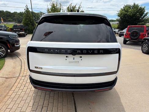 Used 2025 Land Rover Range Rover SE AWD/4WD image 9