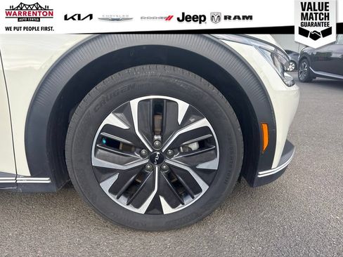 Used 2024 Kia EV6 Light AWD/4WD image 4