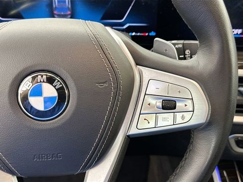 Used 2025 BMW X7 xDrive40i w/ Premium Package image 25