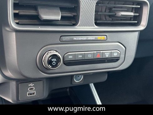 New 2025 Ford Maverick XL w/ Equipment Group 101A image 27