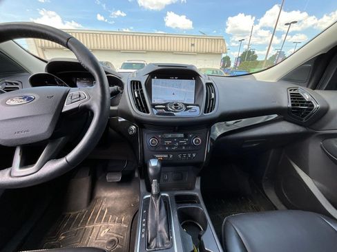 Used 2018 Ford Escape Titanium w/ Ford Safe & Smart Package FWD image 9