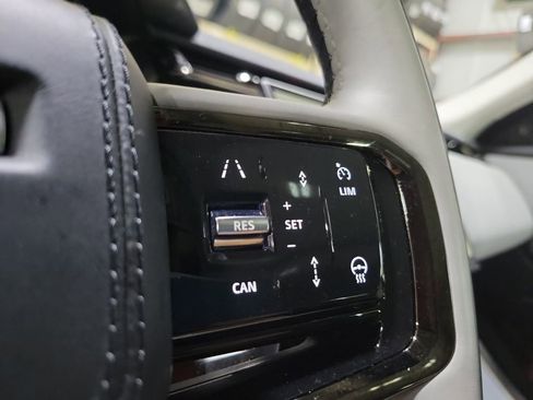 Used 2024 Land Rover Range Rover Velar S AWD/4WD image 16