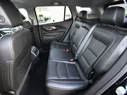 Used 2023 GMC Terrain SLT AWD/4WD image 15