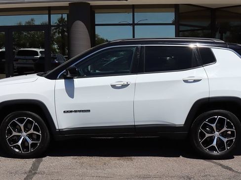 Used 2024 Jeep Compass Limited AWD/4WD image 8