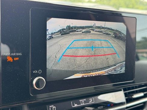 Used 2026 Toyota Sienna LE FWD image 29