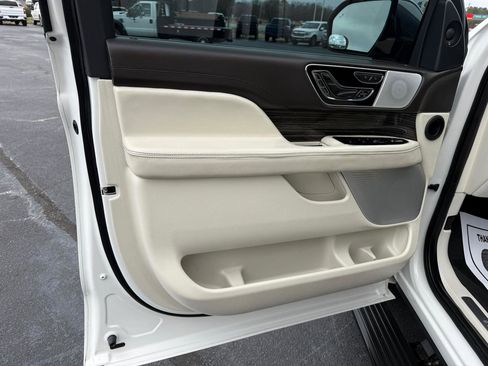 Used 2023 Lincoln Navigator L Black Label image 8