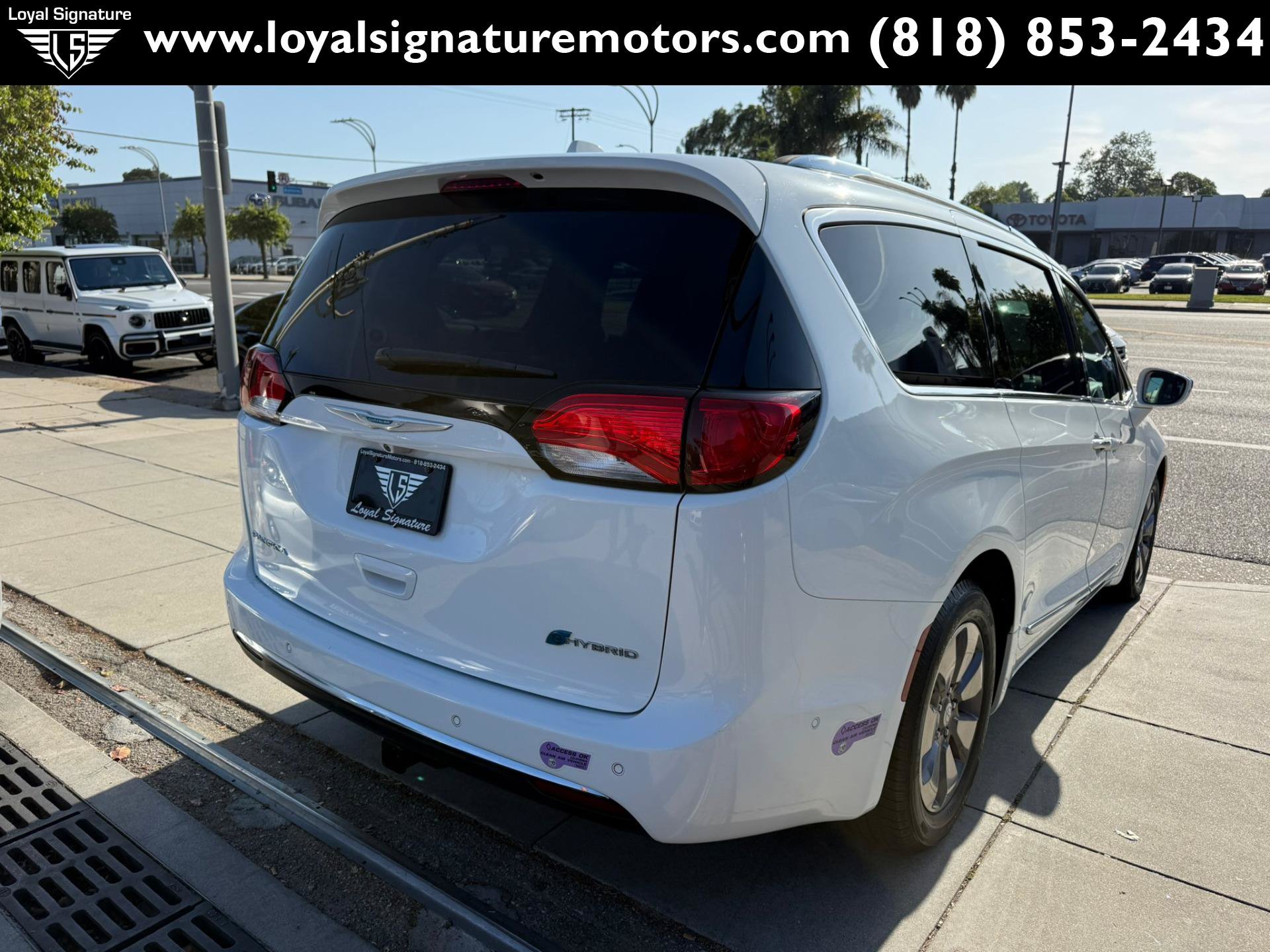 Used 2018 Chrysler Pacifica Limited w/ Advanced Safetytec Group FWD image 7