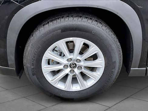 Used 2025 Toyota Grand Highlander AWD image 10